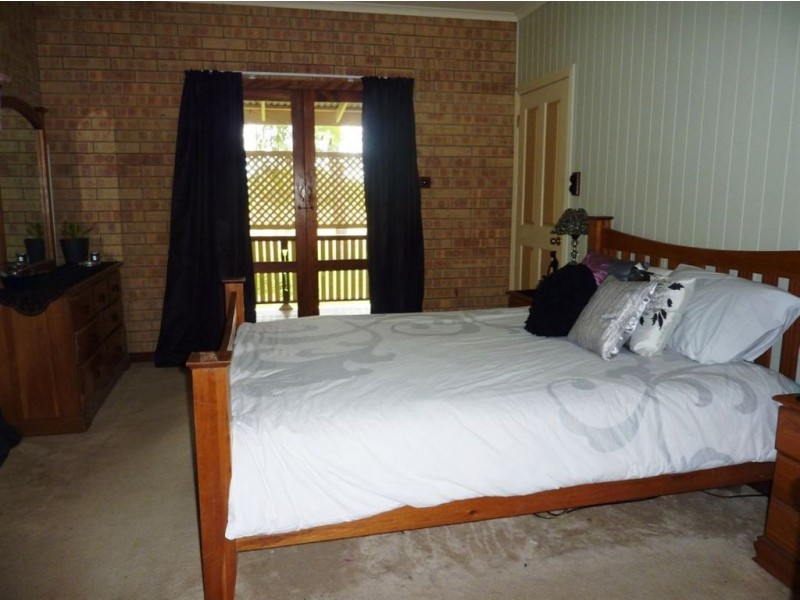 12 Griffiths Drive, Pleystowe QLD 4741