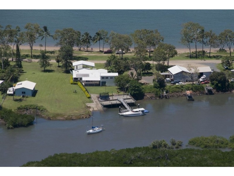1 Poinciana Avenue, Seaforth QLD 4741