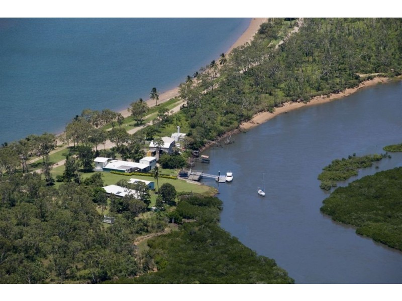 1 Poinciana Avenue, Seaforth QLD 4741