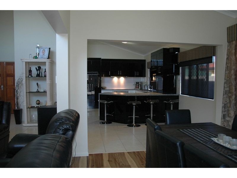 41 Wheeler Drive, Glenella QLD 4740