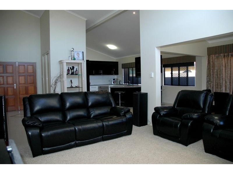 41 Wheeler Drive, Glenella QLD 4740