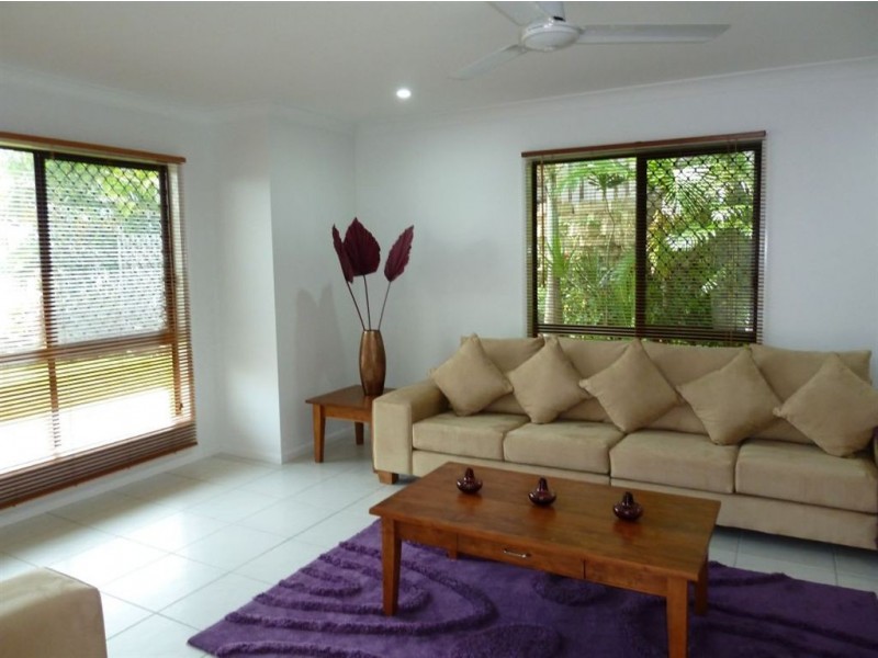 8 Cosford Drive, Eimeo QLD 4740