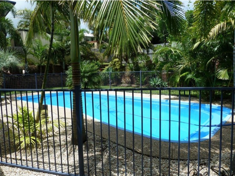 8 Cosford Drive, Eimeo QLD 4740