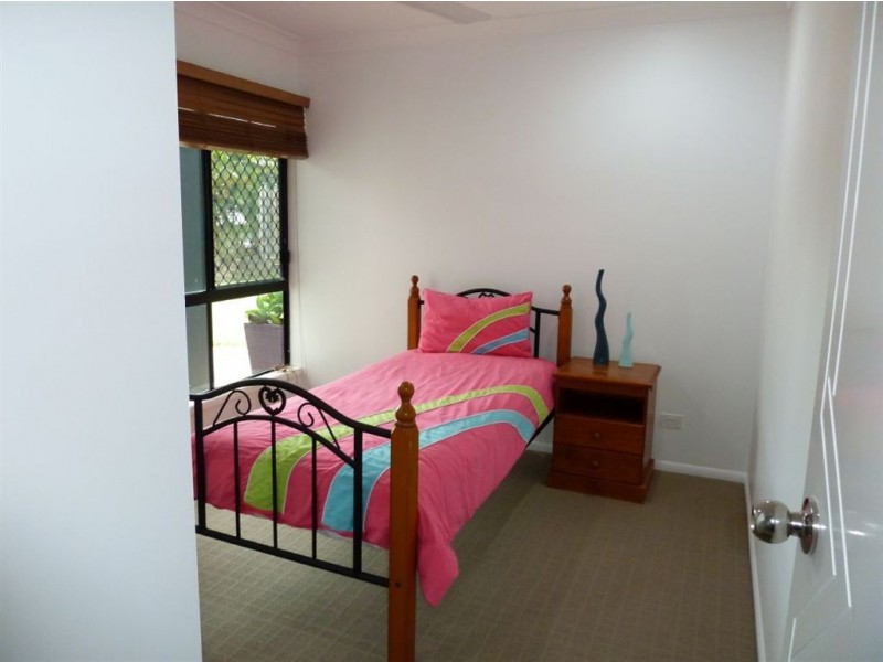 8 Cosford Drive, Eimeo QLD 4740