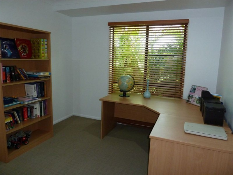 8 Cosford Drive, Eimeo QLD 4740