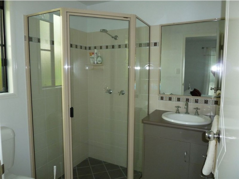 8 Cosford Drive, Eimeo QLD 4740