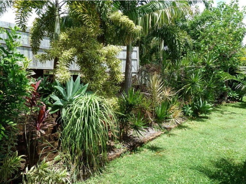 8 Cosford Drive, Eimeo QLD 4740