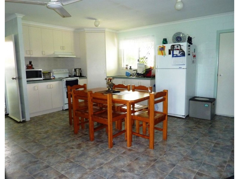 21 West Street, Marian QLD 4753