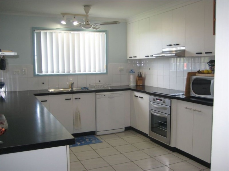 8 Charles Hodges Avenue, Mount Pleasant QLD 4740