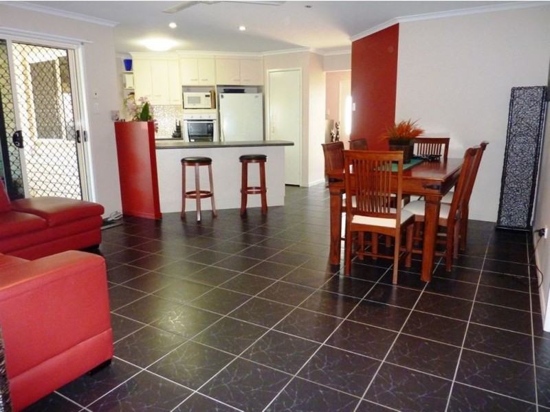 11 Gillies Court, Rural View QLD 4740