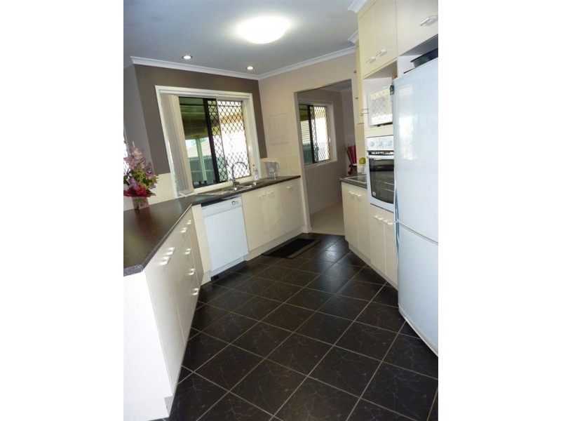 11 Gillies Court, Rural View QLD 4740