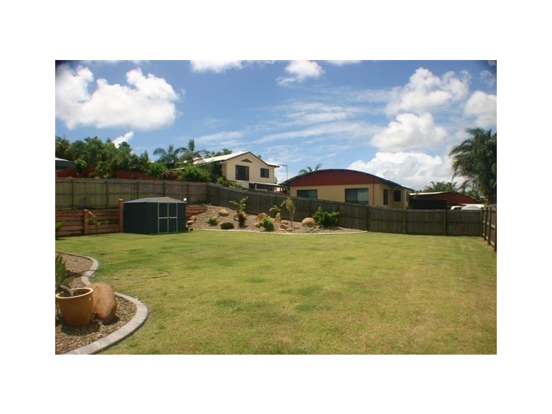 11 Gillies Court, Rural View QLD 4740