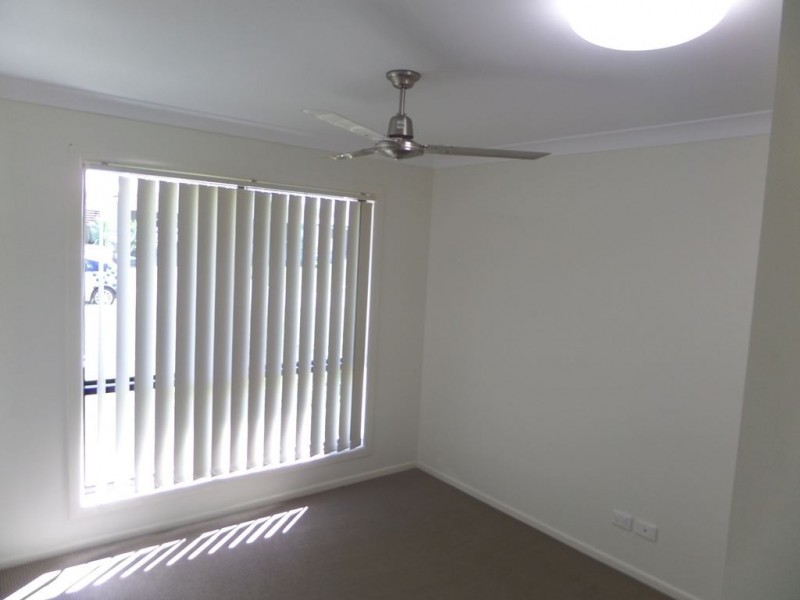 25 Village Circuit, Eimeo QLD 4740