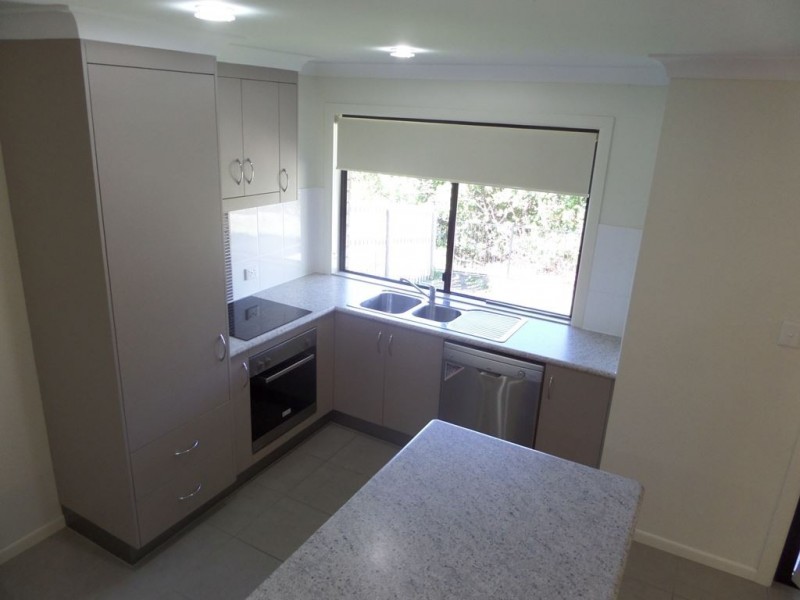 25 Village Circuit, Eimeo QLD 4740