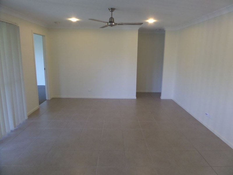 25 Village Circuit, Eimeo QLD 4740