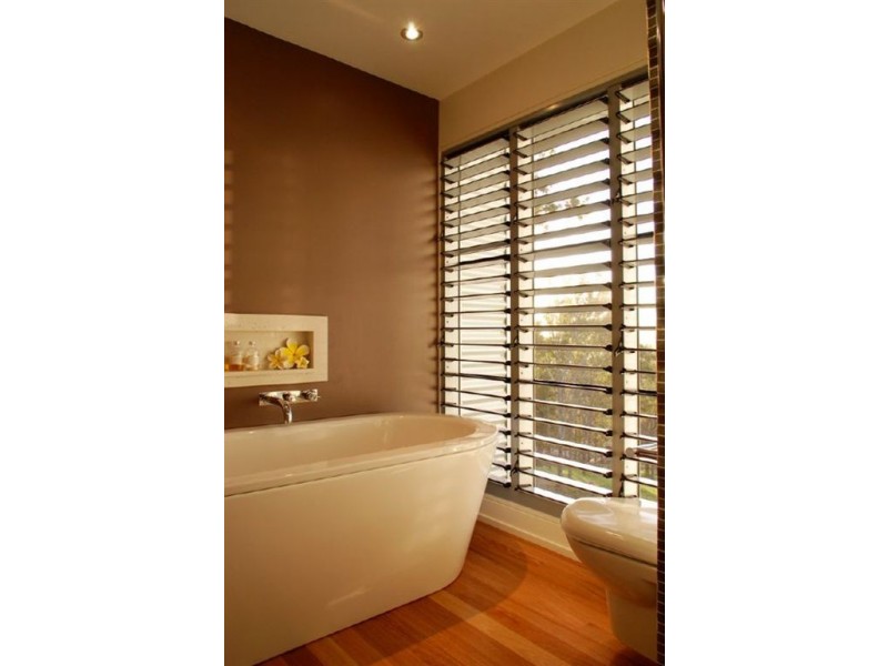 11 Walang Court, Mount Pleasant QLD 4740