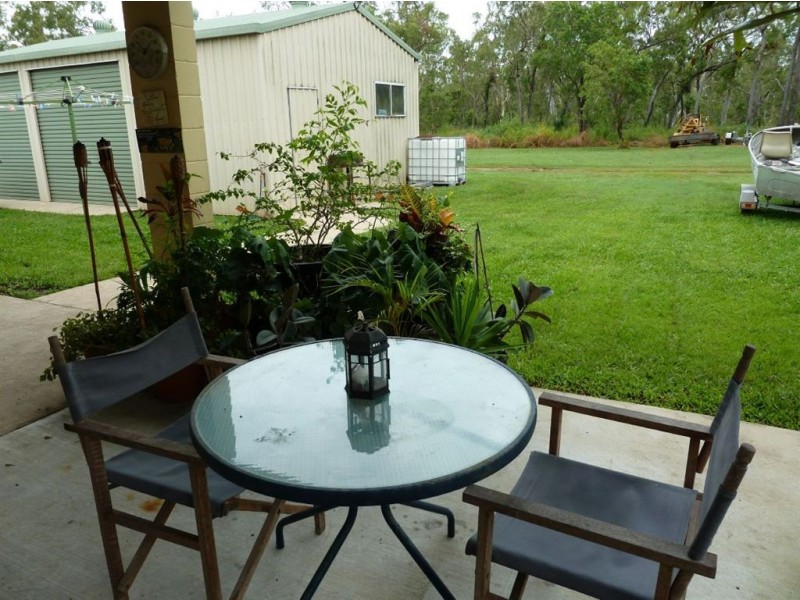 9 Johnson Avenue, Seaforth QLD 4741