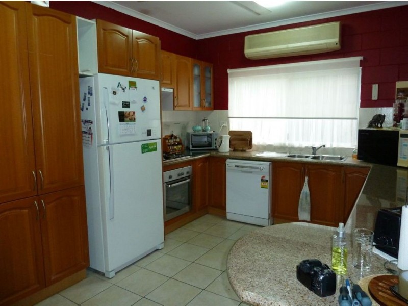 9 Johnson Avenue, Seaforth QLD 4741