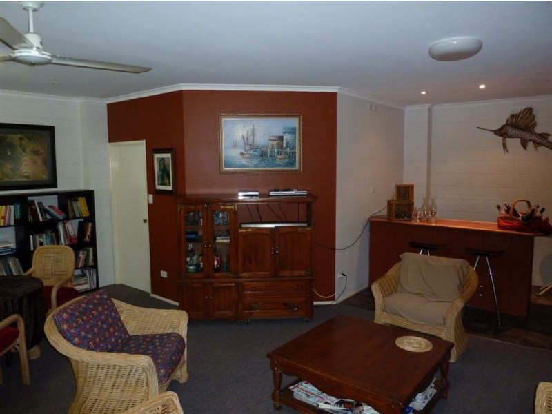 9 Johnson Avenue, Seaforth QLD 4741