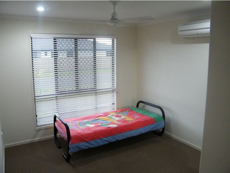 43 Firefly Crescent, Ooralea QLD 4740