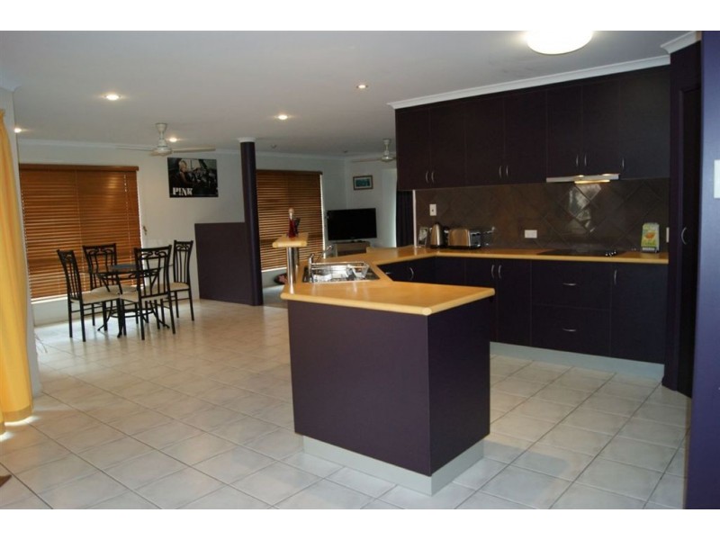 14 Cumming Court, Glenella QLD 4740