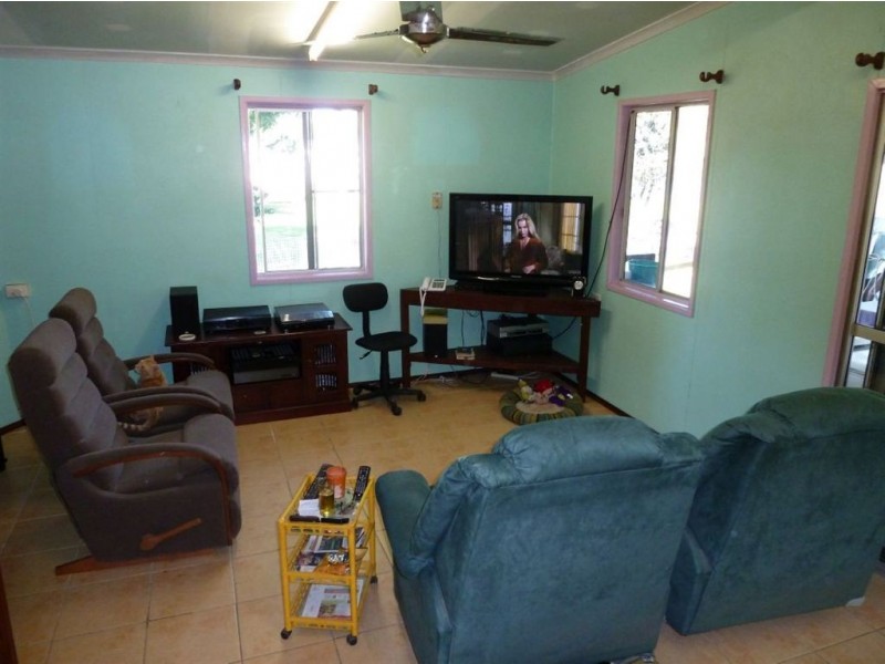 18 Milkins Street, Ball Bay QLD 4741