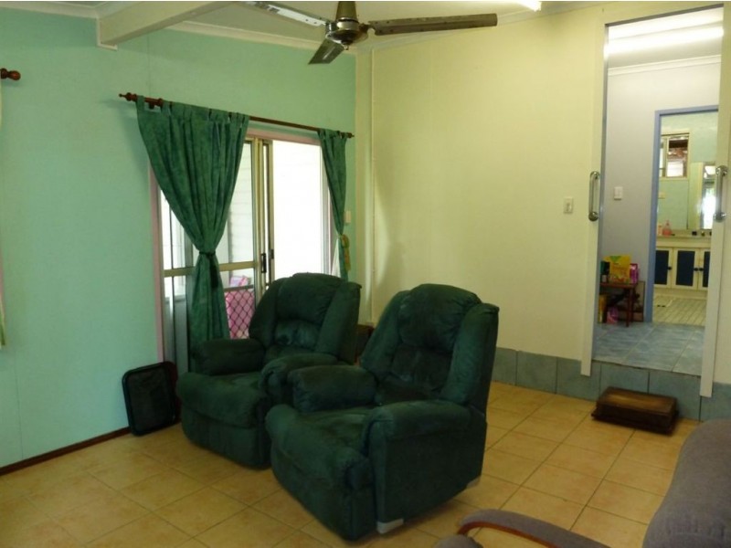 18 Milkins Street, Ball Bay QLD 4741