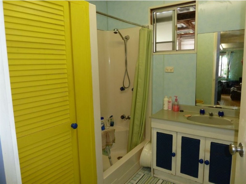 18 Milkins Street, Ball Bay QLD 4741