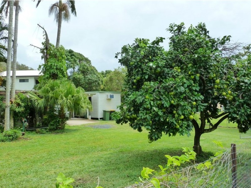 18 Milkins Street, Ball Bay QLD 4741