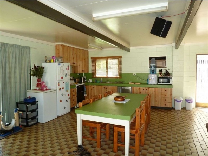 28 Prince Charles Avenue, Seaforth QLD 4741