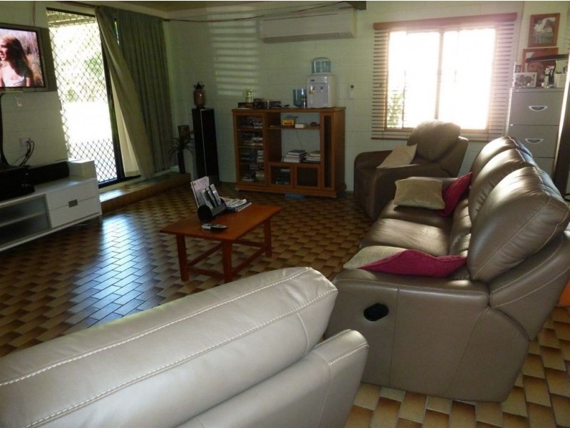 28 Prince Charles Avenue, Seaforth QLD 4741