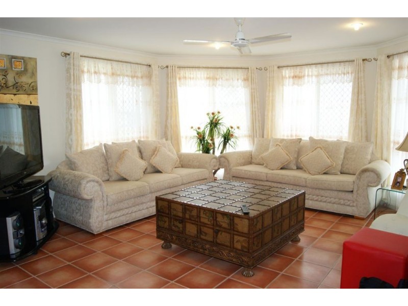 11 Lois Street, Mount Pleasant QLD 4740