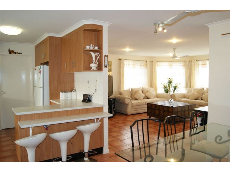 11 Lois Street, Mount Pleasant QLD 4740