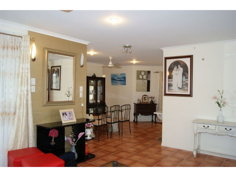 11 Lois Street, Mount Pleasant QLD 4740