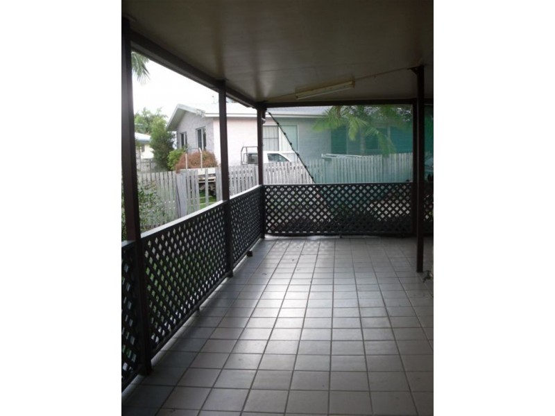 4 Jean Court, Bucasia QLD 4750