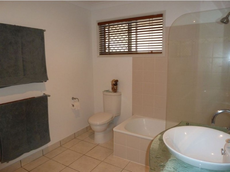 68 Broomdykes Drive, Beaconsfield QLD 4740