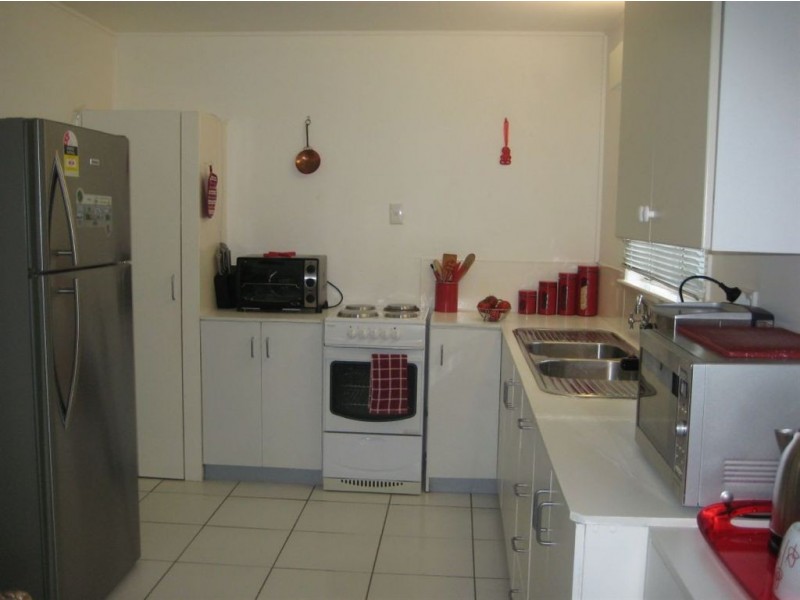 6 Rosella Street, Slade Point QLD 4740