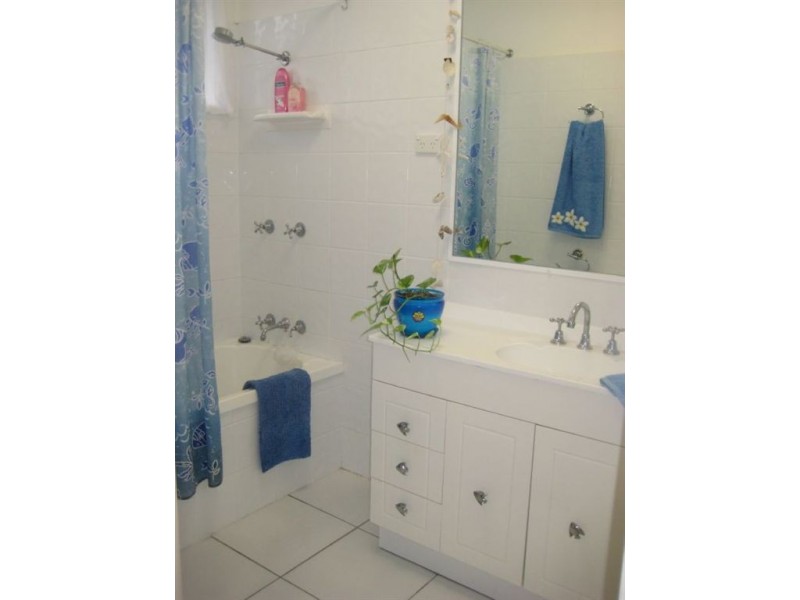 6 Rosella Street, Slade Point QLD 4740