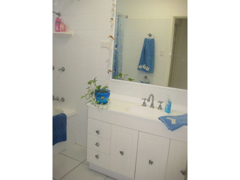 6 Rosella Street, Slade Point QLD 4740