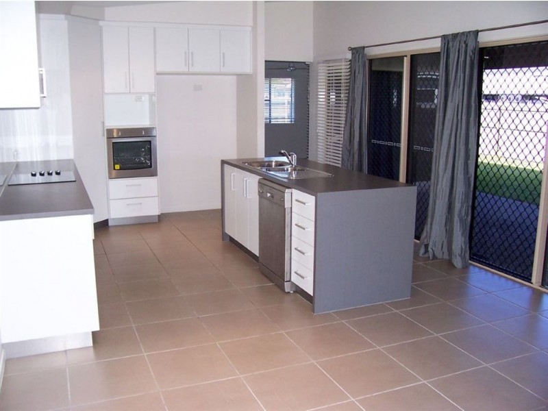 11 Vesta Lane, Ooralea QLD 4740
