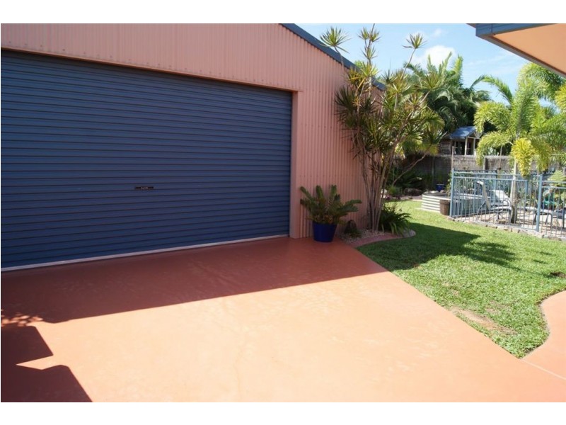 6 Kensington Court, Glenella QLD 4740