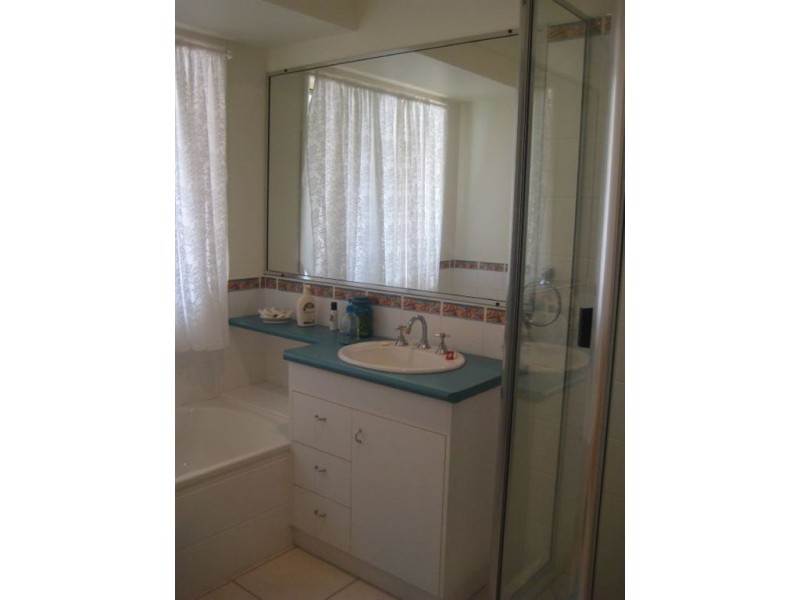 8 Marine Parade, Bucasia QLD 4750