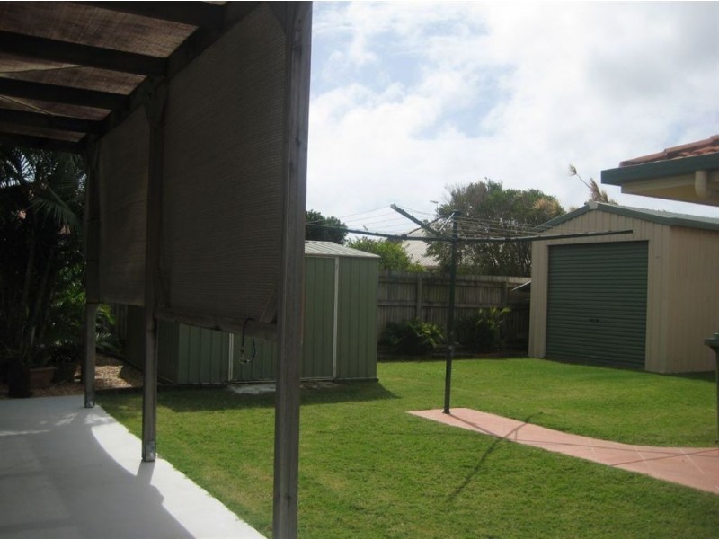 8 Marine Parade, Bucasia QLD 4750