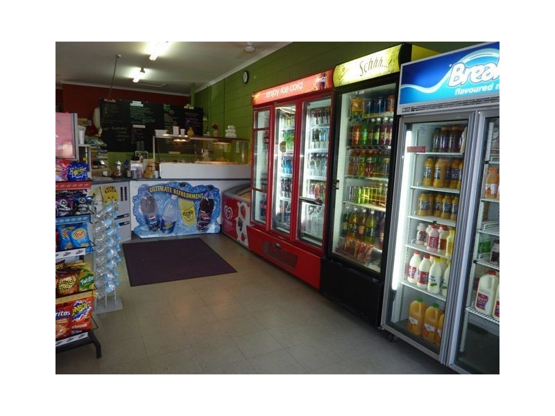 Shop 3 9 Dutton Street, Walkerston QLD 4751