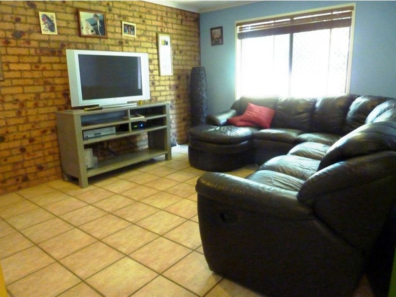 10 Bradman Drive, Glenella QLD 4740