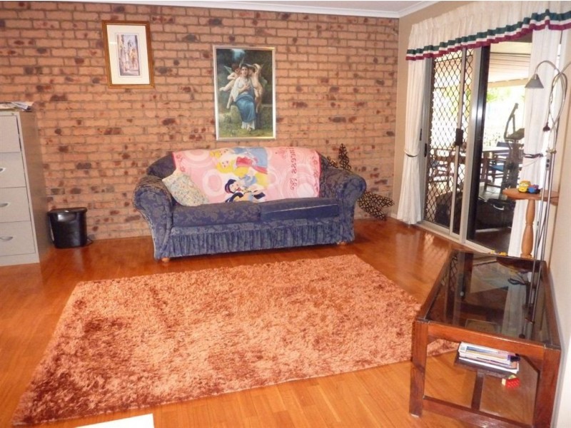 10 Bradman Drive, Glenella QLD 4740