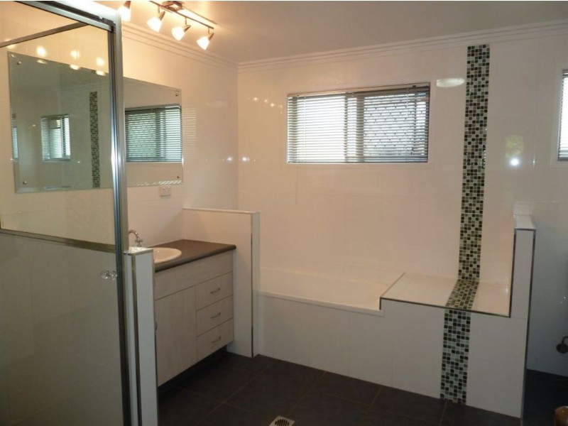 6 Normanby Court, Mount Pleasant QLD 4740