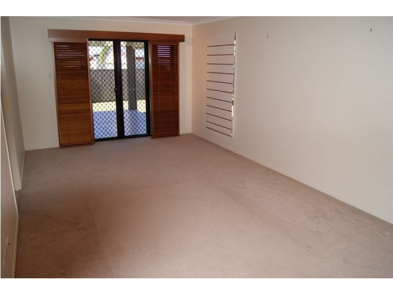 19 Madison Avenue, Glenella QLD 4740