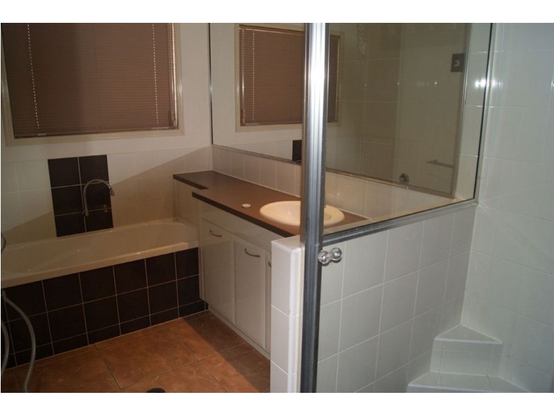 19 Madison Avenue, Glenella QLD 4740