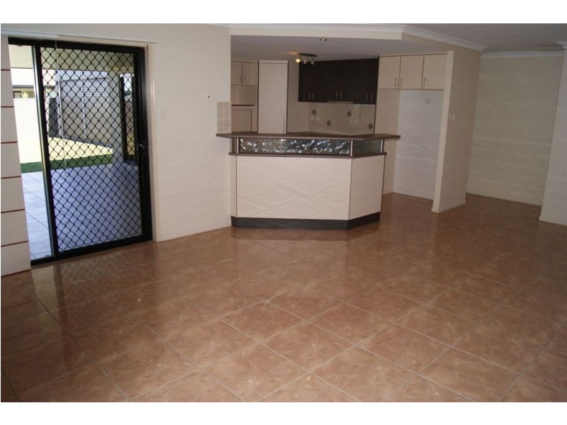 19 Madison Avenue, Glenella QLD 4740